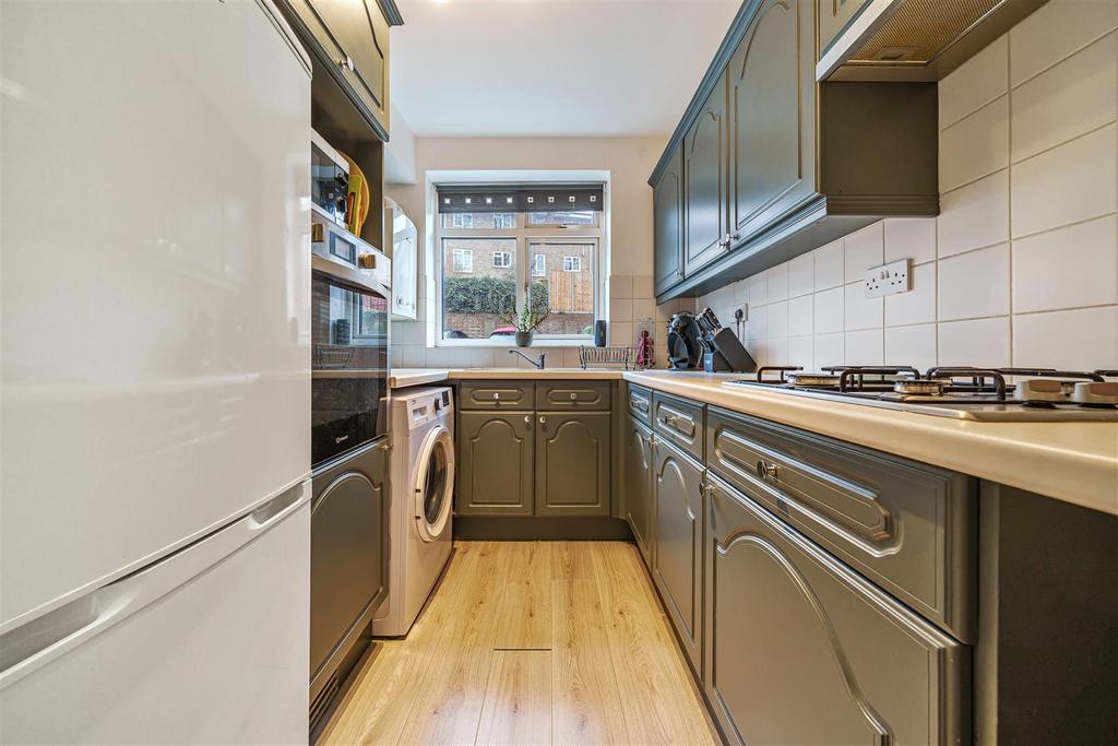 Adelaide Road, Surbiton 1 bed apartment for sale £315,000