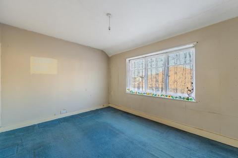22 Cameron Road, Chesham, HP5 3BS