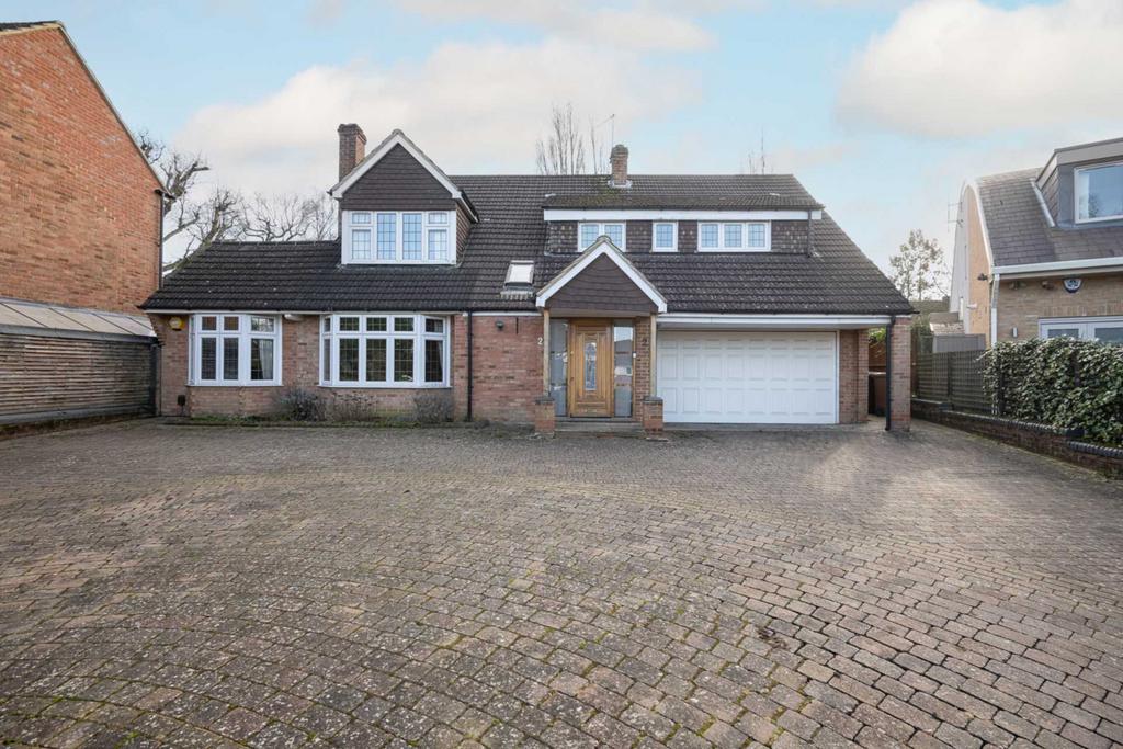 Orchard Close, Elstree 5 bed detached house for sale £2,000,000