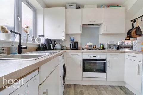 3 bedroom end of terrace house for sale - Faraday Drive, Kent