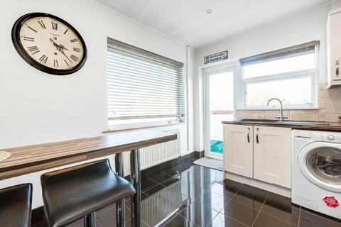 3a Huntley Way, London, SW20 0AH