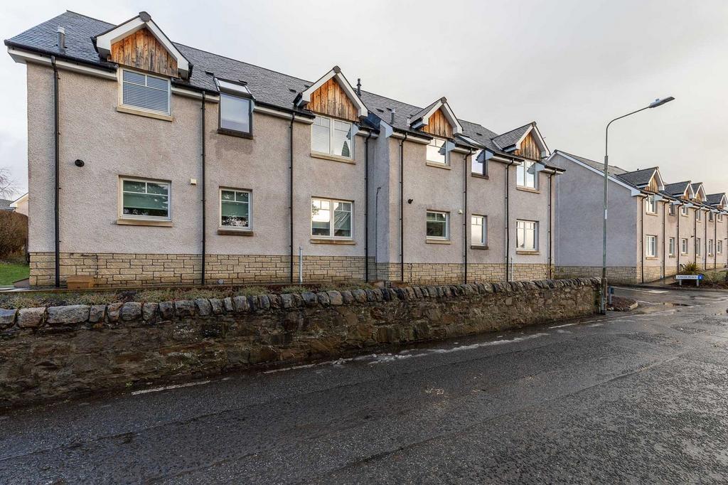 2 Jubilee Place, Pitlochry, PH16 5GA 2 bed flat for sale £215,000