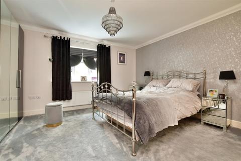 3 bedroom semi-detached house for sale - Tupwood Gardens, Caterham, Surrey