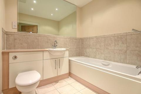 2 bedroom flat for sale, Rickmansworth,  Hertfordshire,  WD3