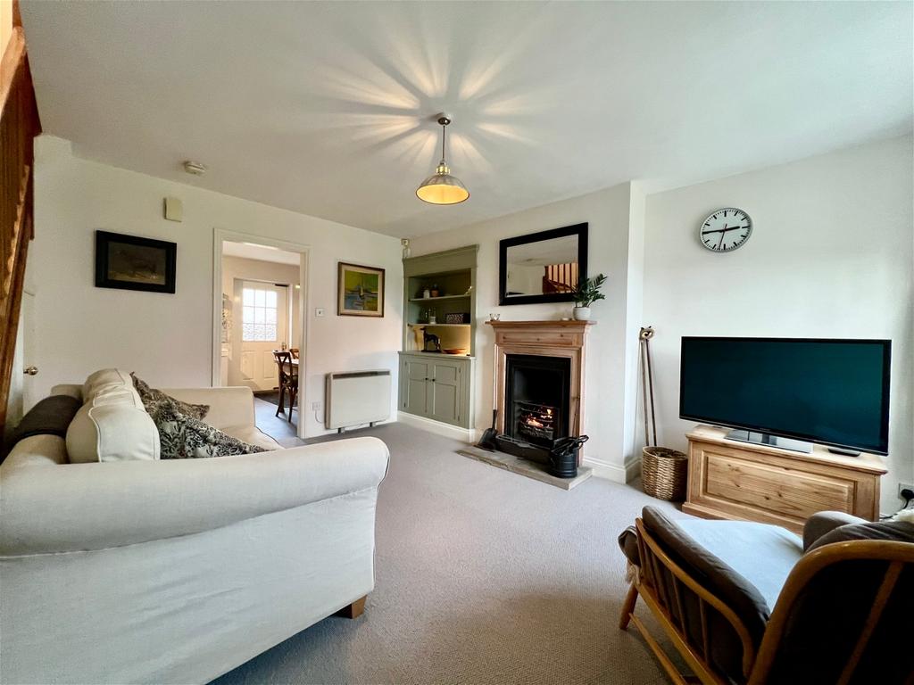 Manor Chase, Long Marston, York, YO26 3 bed end of terrace house £300,000