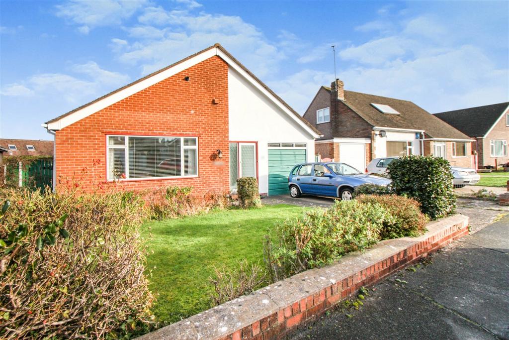Bryn Twr, Abergele, Conwy, LL22 8DD 2 bed detached bungalow for sale