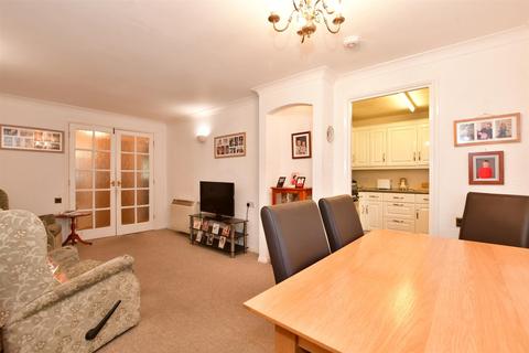 2 bedroom flat for sale - Chelwood Close, London
