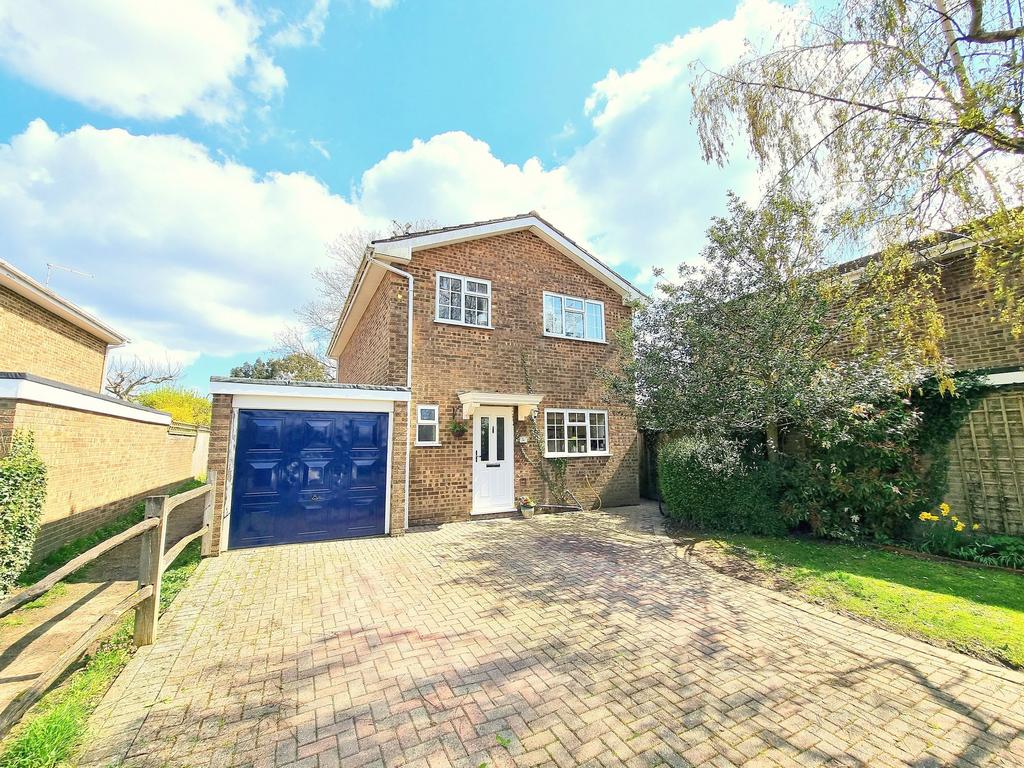Hillcrest Lane, Scaynes Hill, RH17 4 bed detached house for sale £520,000