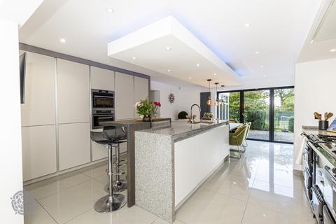 undefined, Ringley Road, Whitefield, Manchester, Greater Manchester, M45 7LL