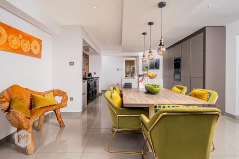 undefined, Ringley Road, Whitefield, Manchester, Greater Manchester, M45 7LL