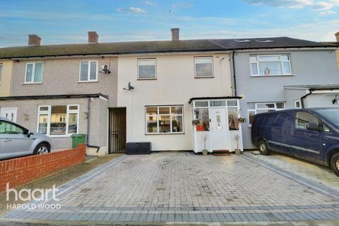 109 Amersham Road, Romford, RM3 9JA