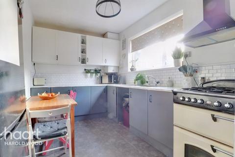 109 Amersham Road, Romford, RM3 9JA
