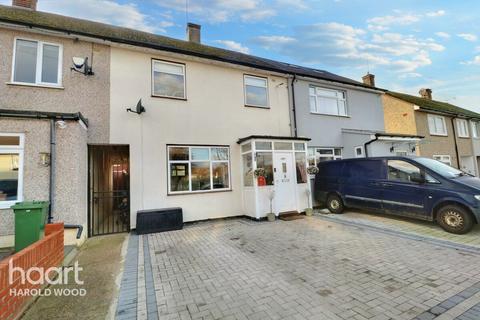 109 Amersham Road, Romford, RM3 9JA
