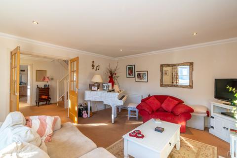 1 Cameron Walk, Buttelton, PH13 9NN