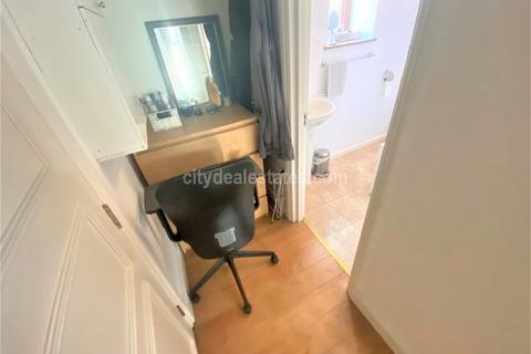 Studio to rent - Farrier Street, London