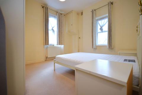 Studio to rent, Farrier Street, London