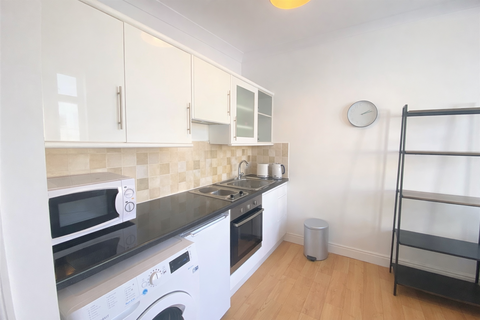 Studio to rent, Farrier Street, London