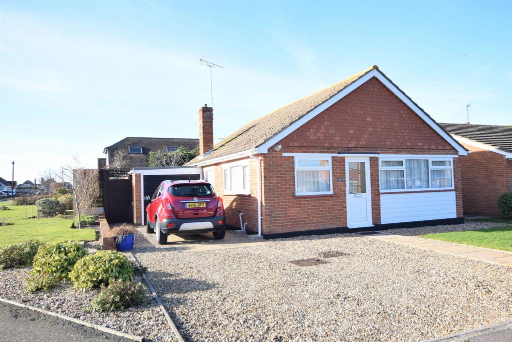 Grenfell Avenue, Holland on Sea 2 bed detached bungalow £290,000