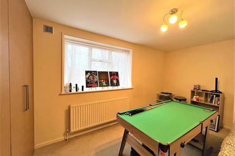 2 bedroom semi-detached house to rent, Two Bedroom House in the heart of Morden