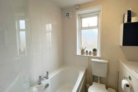 2 bedroom semi-detached house to rent, Two Bedroom House in the heart of Morden