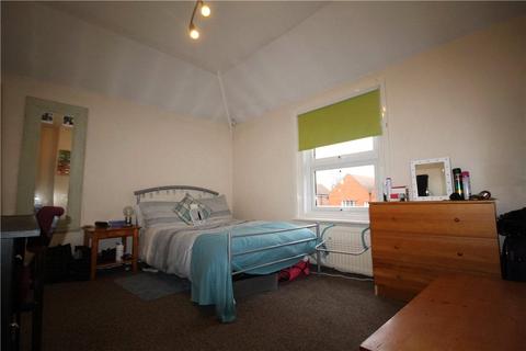 4 bedroom detached house to rent, Barrack Road, Guildford, Surrey, GU2