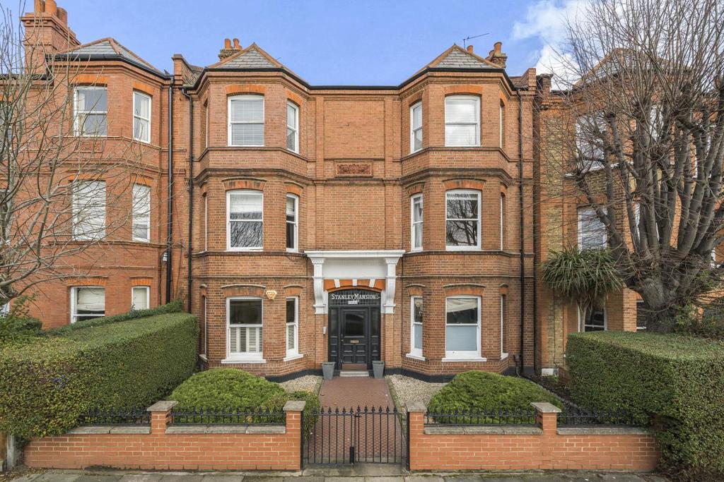 Marius Road, Balham 3 bed flat for sale £675,000