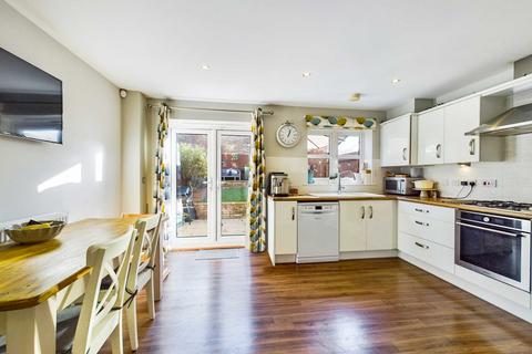 8 Fuggle Drive, Aylesbury, HP21 9AY