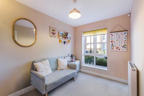 8 Fuggle Drive, Aylesbury, HP21 9AY