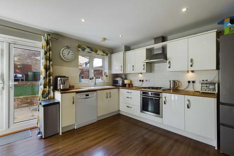 8 Fuggle Drive, Aylesbury, HP21 9AY