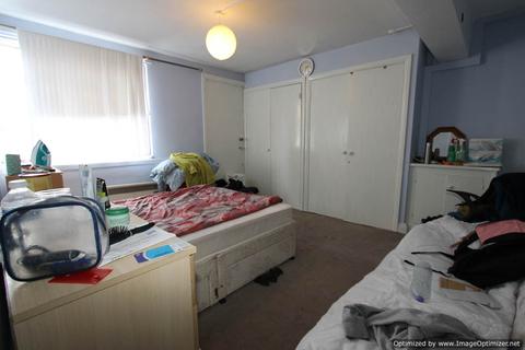 1 bedroom in a flat share to rent - Abbotsbury Road, MORDEN, SM4