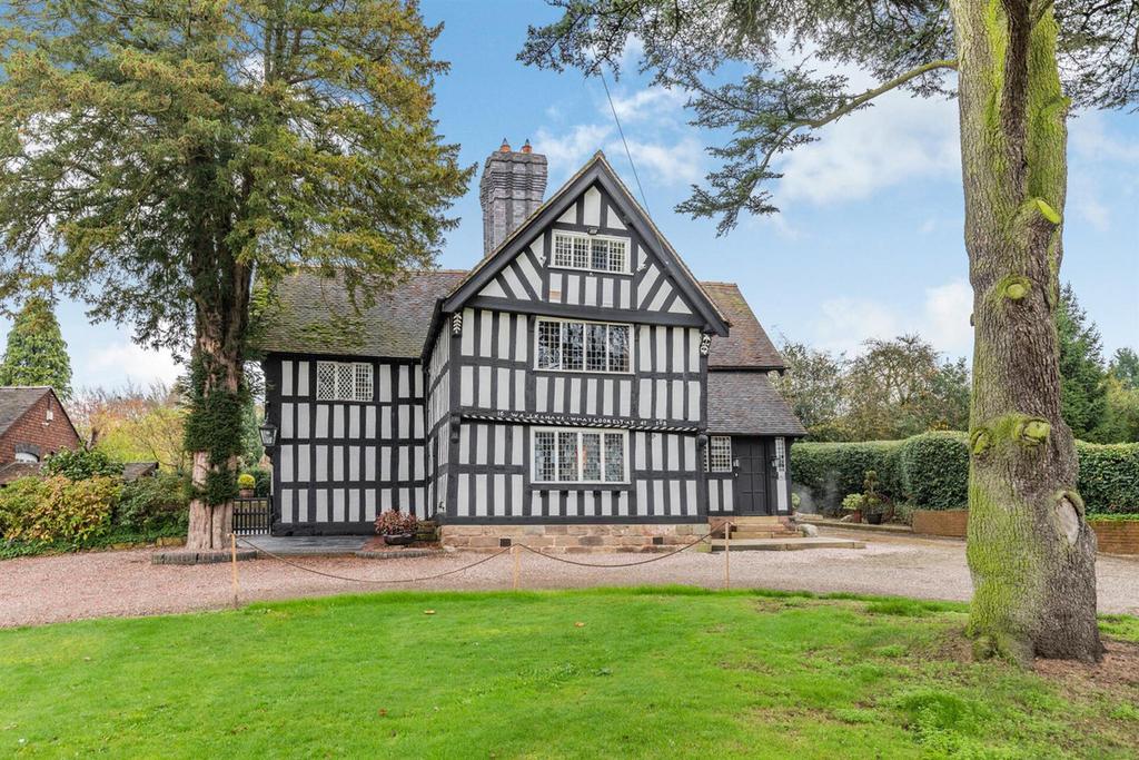 Poolside, Madeley, Crewe Cheshire CW3 9DX 5 bed detached house for sale