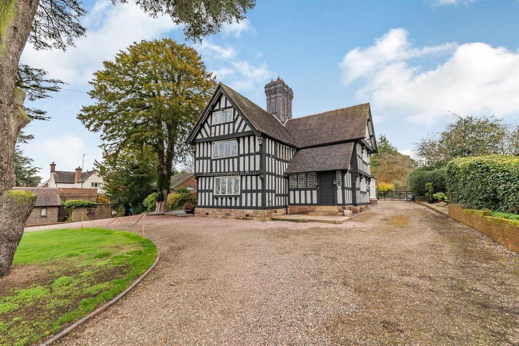 Poolside, Madeley, Crewe Cheshire CW3 9DX 5 bed detached house for sale