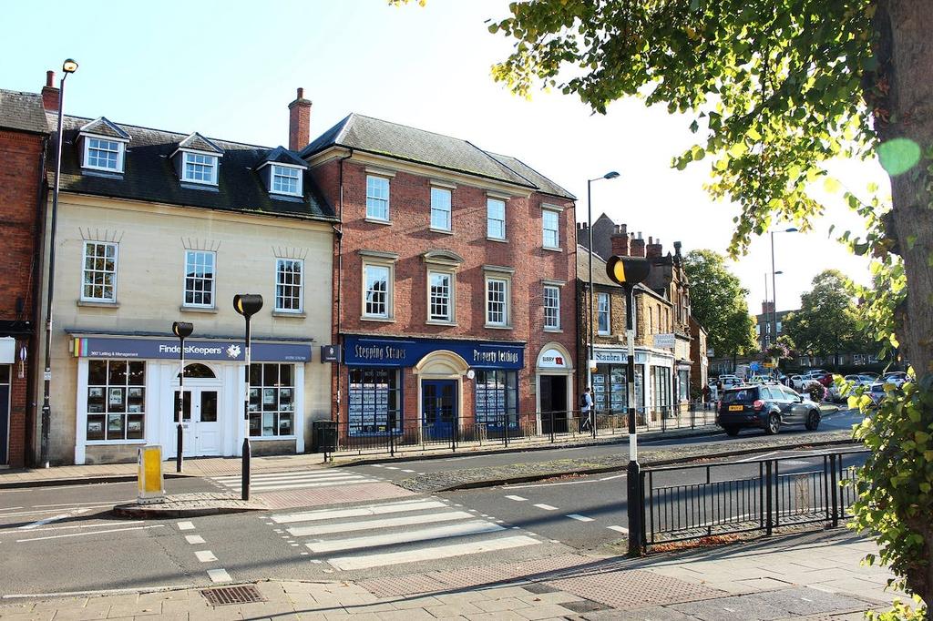 Packington House, 34 Horse Fair, Banbury, OX16 0AA Retail property