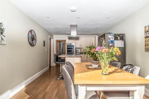 239 Worcester Road, Stoke Heath, Bromsgrove, B61 7JA