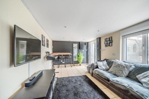 31 Rex Avenue, Ashford, TW15 2DA