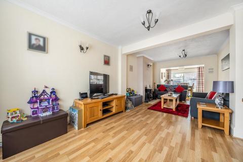 31 Rex Avenue, Ashford, TW15 2DA