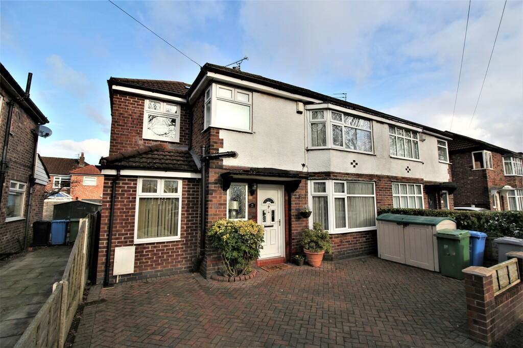 Bradfield Road Urmston 4 bed semidetached house for sale £435,000