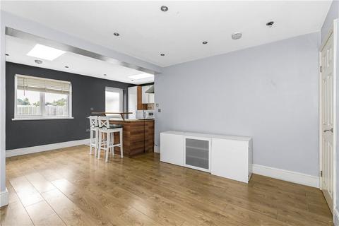 2 bedroom maisonette for sale - Town Lane, Stanwell, Staines-upon-Thames, Surrey, TW19