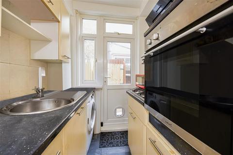 37 Birdhurst Road, London, SW19 2HZ