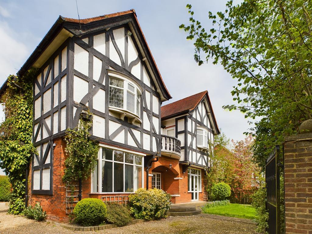 Heads Lane, Hessle, HU13 5 bed detached house to rent £3,150 pcm (£