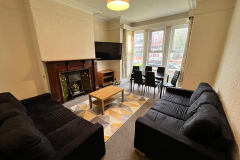 6 bedroom terraced house to rent, Estcourt Terrace,  Leeds, LS6