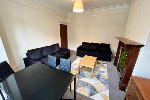 6 bedroom terraced house to rent, Estcourt Terrace,  Leeds, LS6