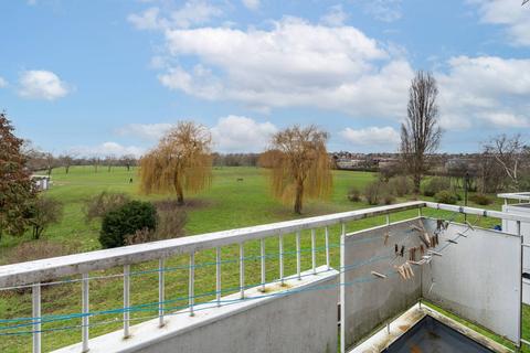 1 bedroom flat for sale, Oman Avenue, Gladstone Park, London, NW2