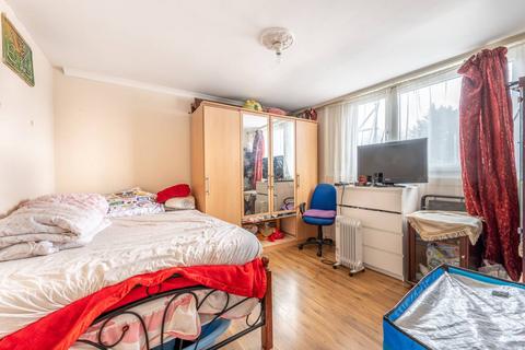 1 bedroom flat for sale, Oman Avenue, Gladstone Park, London, NW2