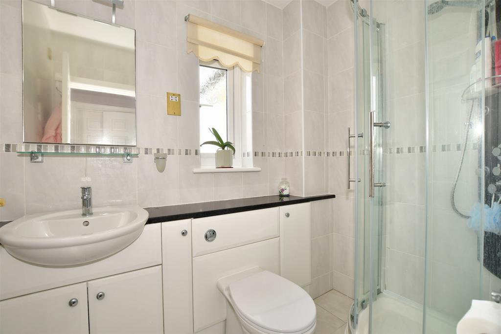 En Suite Shower Rm