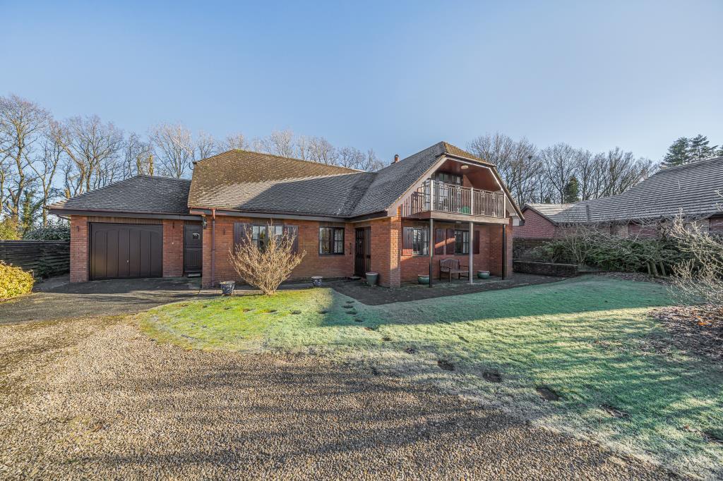 Penybont, Llandrindod Wells, LD1 3 bed detached bungalow £465,000