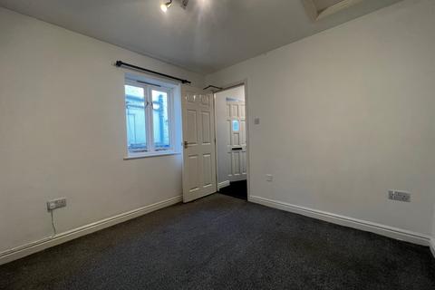 1 bedroom bungalow to rent, 33 High Street, Mildenhall, Suffolk, IP28