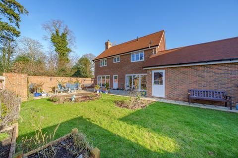 4 bedroom detached house for sale - Sycamore Road, Cranleigh, GU6