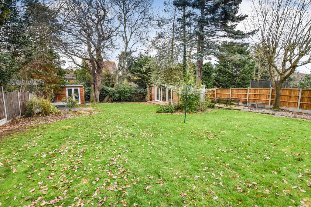 Willow Crescent, Hatfield Peverel 4 bed detached house £675,000