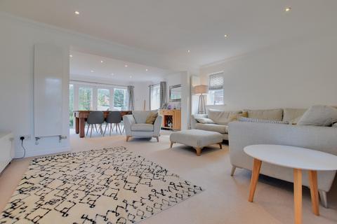 43 Willow Crescent, Hatfield Peverel, Chelmsford, CM3 2LJ